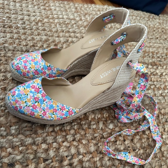 Nine West wedges size 7 - Picture 3 of 3